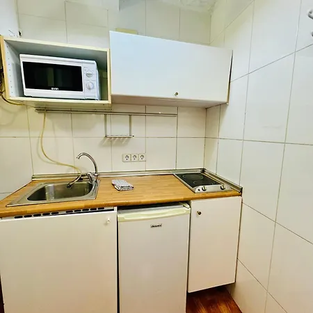 011 Apartamento 1 3 * Барселона